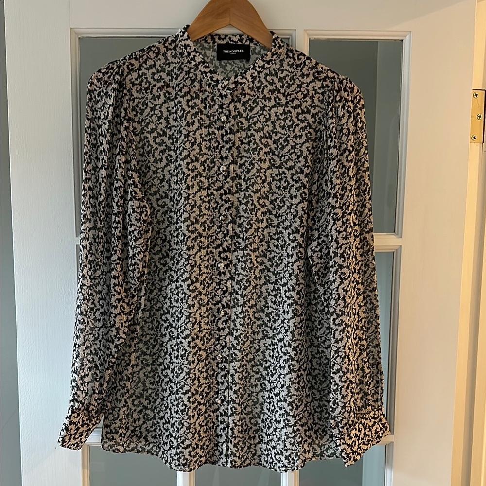 Black and White Patterned Women's Top